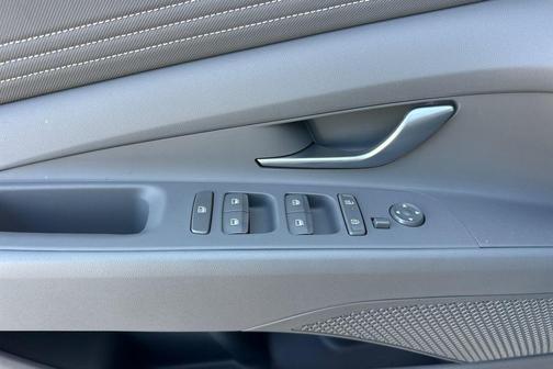 2025 Hyundai ELANTRA HEV SEL Sport