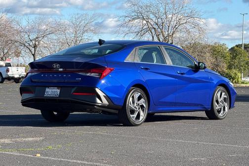 2025 Hyundai ELANTRA HEV Limited