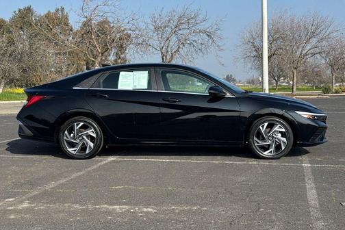 2025 Hyundai ELANTRA HEV Limited