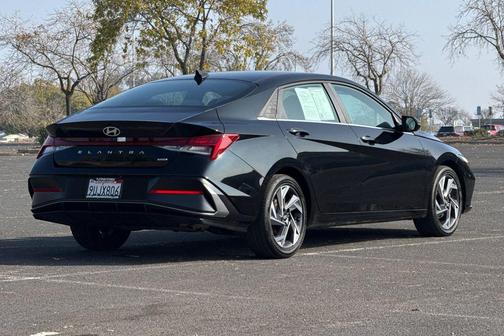 2025 Hyundai ELANTRA HEV Limited