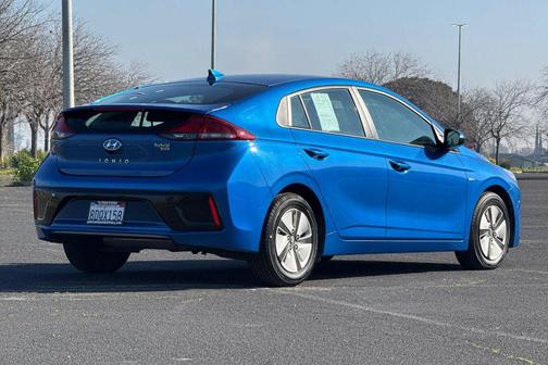 2018 Hyundai IONIQ Hybrid Blue