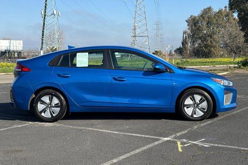2018 Hyundai IONIQ Hybrid Blue