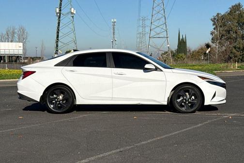 2023 Hyundai ELANTRA HEV Blue