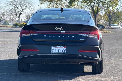 2025 Hyundai ELANTRA HEV SEL Sport