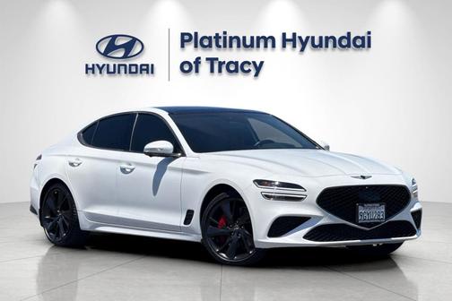 Uyuni White 2023 Genesis G70 3.3T RWD