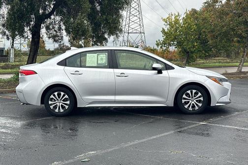 2022 Toyota Corolla Hybrid LE