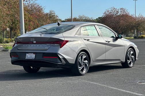 2025 Hyundai ELANTRA HEV Limited