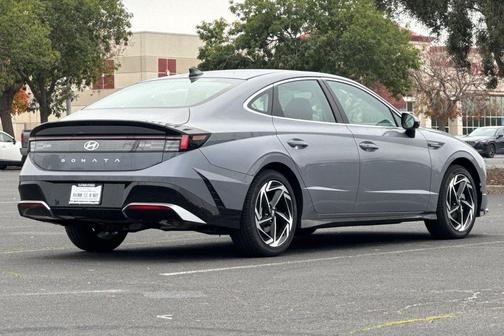 2026 Hyundai SONATA SEL