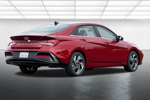 2025 Hyundai ELANTRA SEL