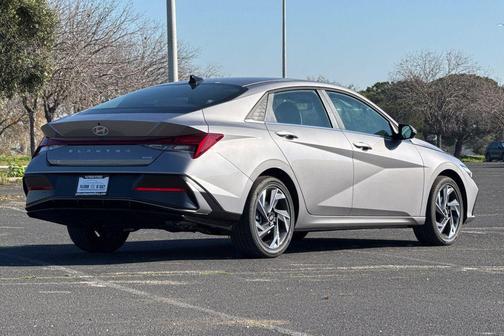 2026 Hyundai ELANTRA HEV Limited