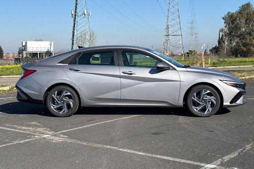 2026 Hyundai ELANTRA HEV Limited