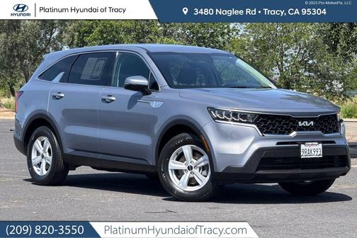 Everlasting Silver 2023 Kia Sorento LX