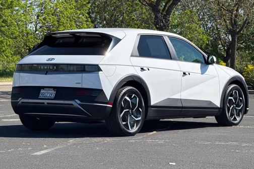 Atlas White 2023 Hyundai IONIQ 5 SE