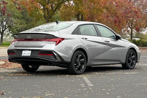 Fluid Metal 2026 Hyundai ELANTRA HEV SEL Sport