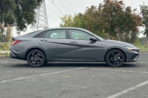 2026 Hyundai ELANTRA HEV SEL Sport