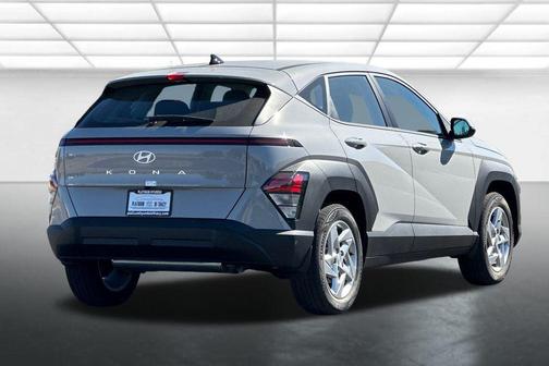 2025 Hyundai KONA SE