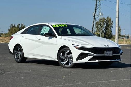 2025 Hyundai ELANTRA SEL Sport