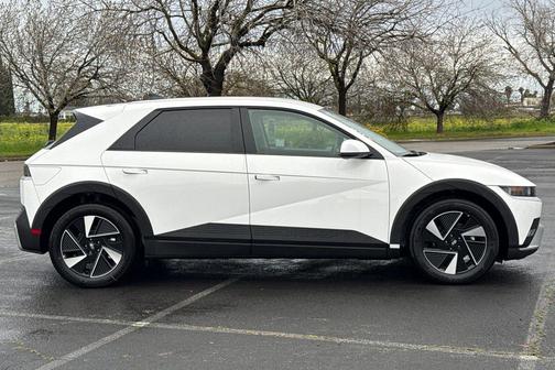 2026 Hyundai IONIQ 5 SE