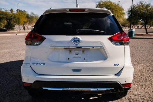 White 2020 Nissan Rogue SV