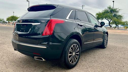 Stellar Black Metallic 2017 Cadillac XT5 Luxury