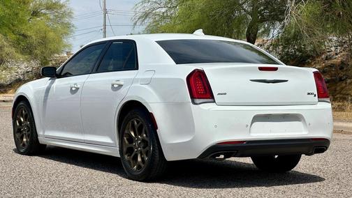 Bright White Clearcoat 2017 Chrysler 300 S