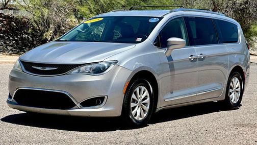 Billet Silver Metallic Clearcoat 2018 Chrysler Pacifica Touring-L