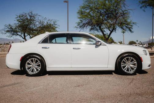 White 2016 Chrysler 300C Base