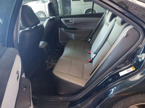 Blue Crush Metallic 2016 Toyota Camry SE