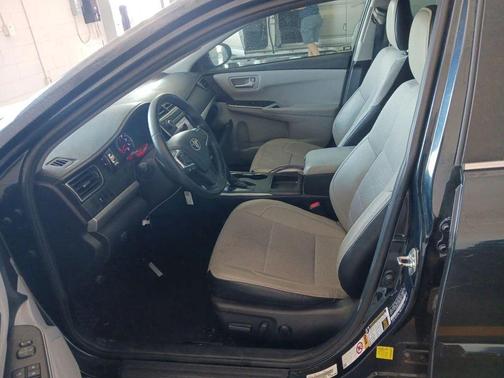 Blue Crush Metallic 2016 Toyota Camry SE