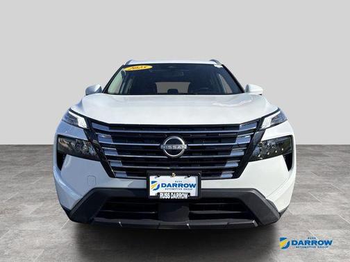 Everest White Pearl 2025 Nissan Rogue SV