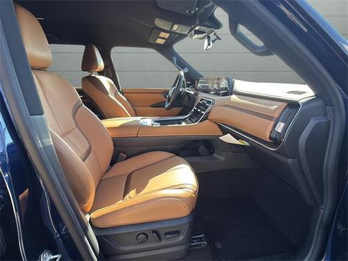 2025 Nissan Armada SL 4WD