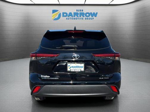 Midnight Black Metallic 2021 Toyota Highlander XLE