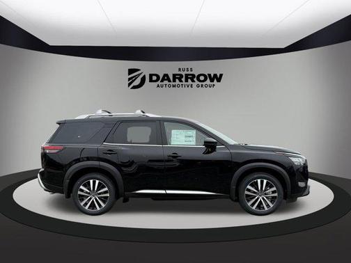 2025 Nissan Pathfinder Platinum 4WD