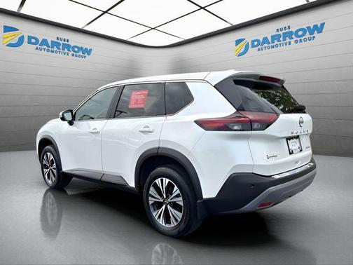 Pearl White Tricoat 2023 Nissan Rogue SV