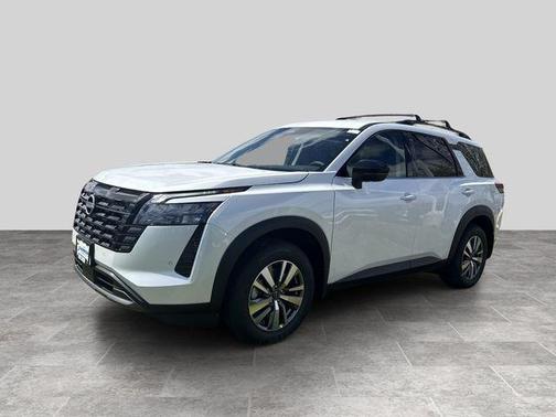 Everest White Pearl Tricoat 2026 Nissan Pathfinder SL