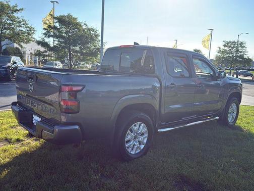 Gun Metallic 2024 Nissan Frontier SV