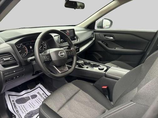 Gun Metallic 2025 Nissan Rogue SV