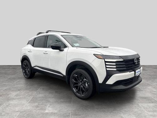 Aspen White Tricoat 2026 Nissan Kicks SR