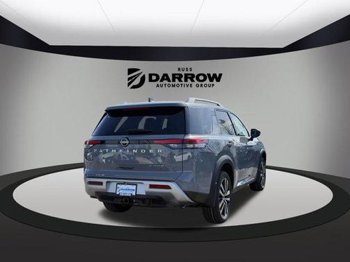 2025 Nissan Pathfinder Platinum 4WD