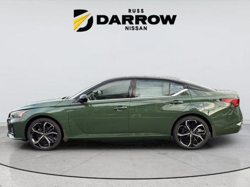 Tactical Green Metallic/Super Black 2026 Nissan Altima SR FWD