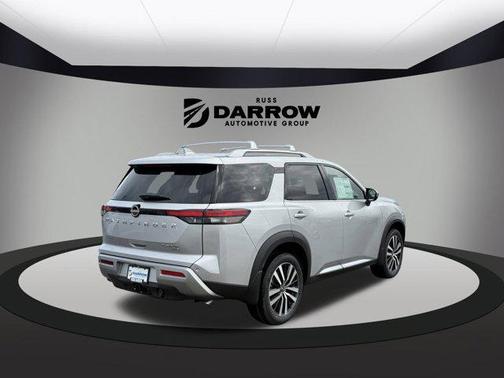2025 Nissan Pathfinder Platinum 4WD