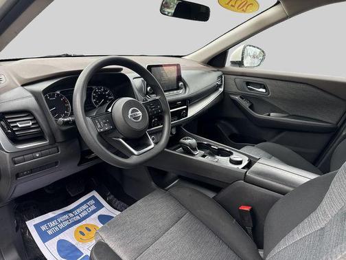 Pearl White Tricoat 2021 Nissan Rogue SV