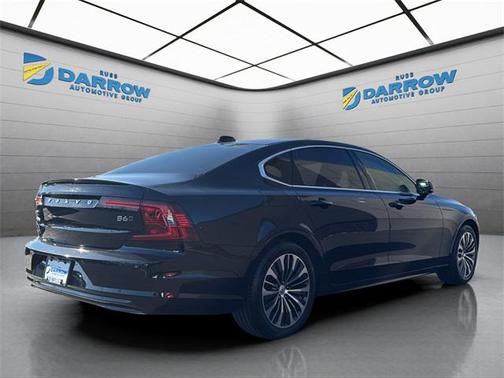 2022 Volvo S90 B6 Momentum