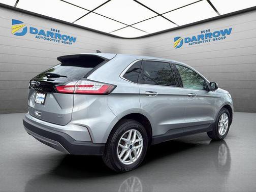 Silver Metallic 2022 Ford Edge SEL