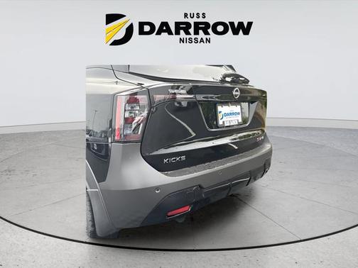Super Black 2026 Nissan Kicks SR