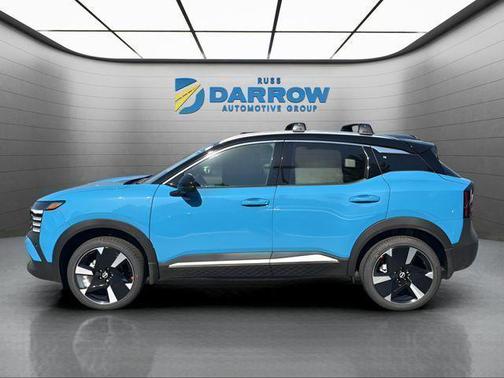 Arctic Ice Blue Metallic/Super Black 2026 Nissan Kicks SR