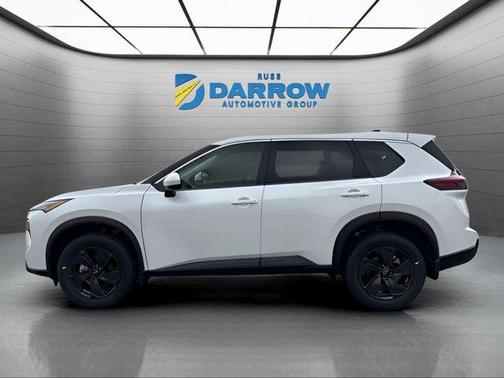 Everest White Pearl Tricoat 2026 Nissan Rogue SV