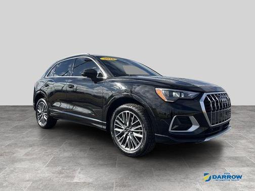 Mythos Black Metallic 2022 Audi Q3 40 Premium