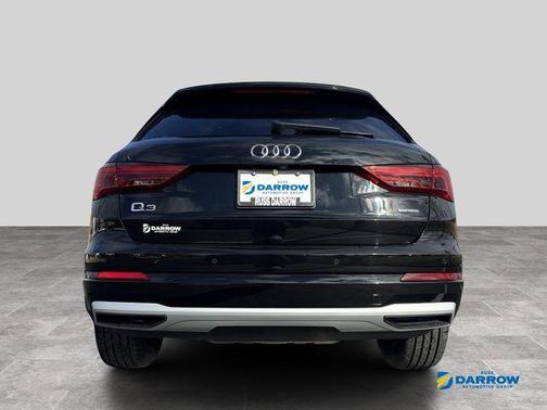 Mythos Black Metallic 2022 Audi Q3 40 Premium