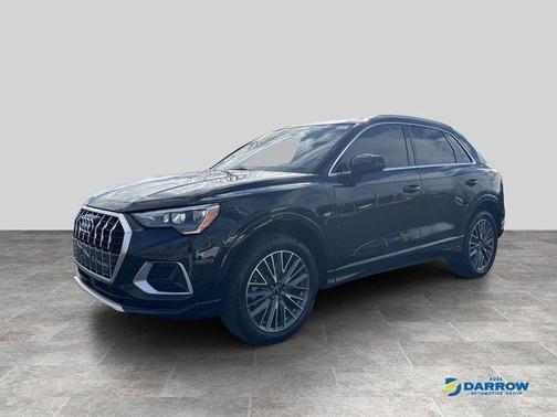 Mythos Black Metallic 2022 Audi Q3 40 Premium